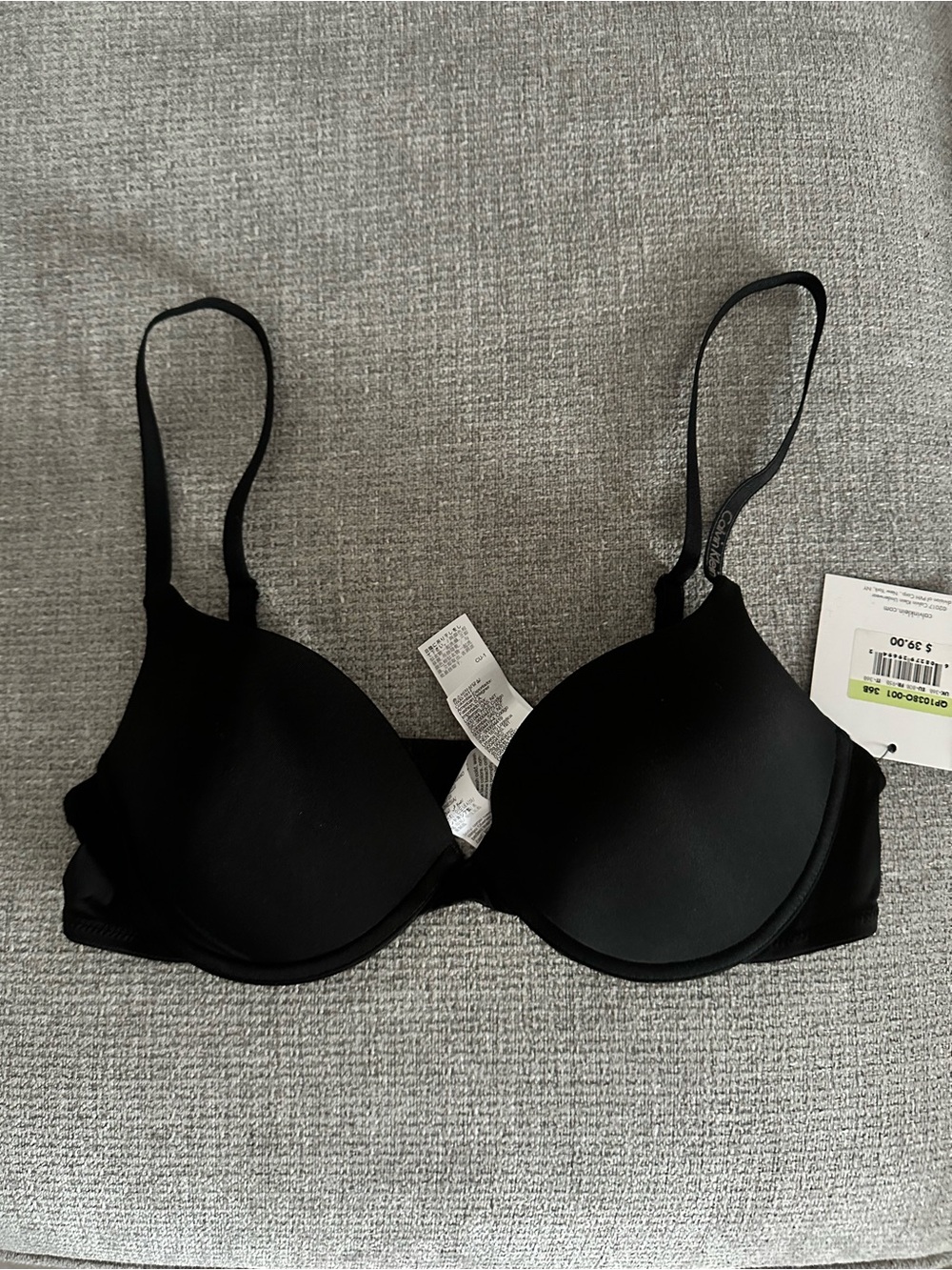 NWT Calvin Klein Smooth Push-Up Plunge Bra in Black - Picture 3 of 8
